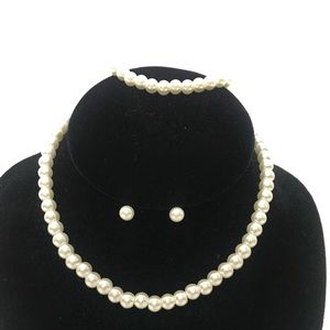 Cream Pearl Flower Girls Pearl Necklace Set